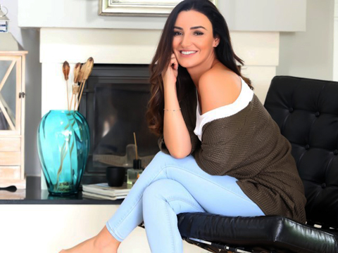 Sevcan Orhan… KLİBİNDE YALNIZ KADINI OYNADI…