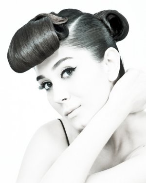 Ece Gürsel? HAKKIMDAKİ GERÇEKLERİ SADECE MAGAZİNKOLİK'TEN OKUYUN?