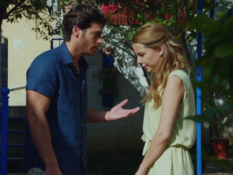 Tarık Akan... “HANGİMİZ SEVMEDİK” DİZİSİNDE YAŞIYOR, YAŞATILIYOR'