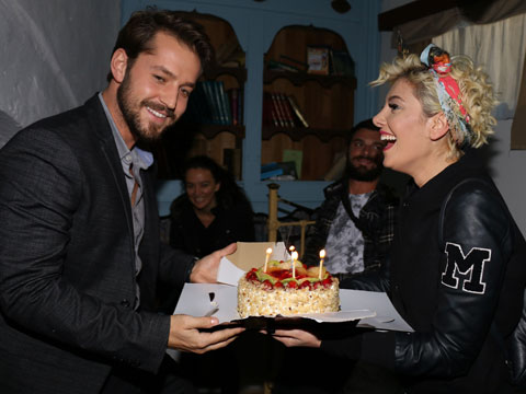 Kertenkele... SETTE ÇİFTE KUTLAMA!