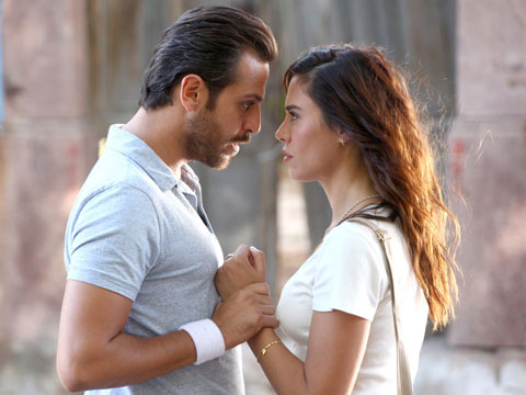 Familya... BEKLENMEDİK MİSAFİR!