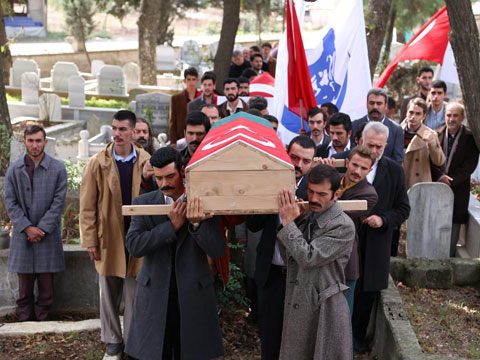 Sevda Kuşun Kanadında... ZAFER'İN ARİF VE ÖMER'DEN KURTULMA PLANI!