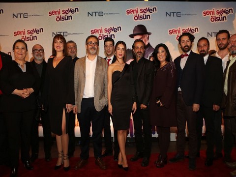 "Seni Seven Ölsün"...KAHKAHA DOLU FİLME NEŞELİ GALA!..