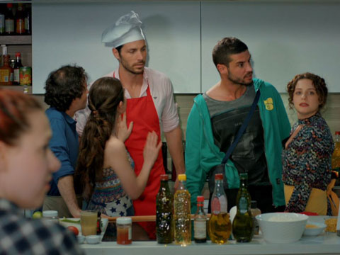 İlişki Durumu: Evli... AİLE MADDİ OLARAK RAHATLIYOR!