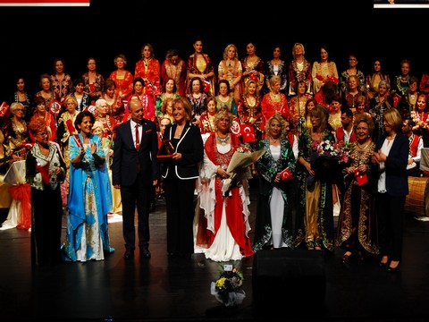 Nilüfer Kadın Korosu...BU KEZ ASTSUBAYLAR İÇİN SAHNEDEYDİLER!..