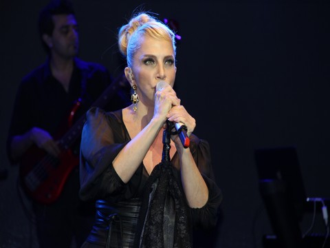 Sertab Erener..."BİZE BİRAZ DAHA TESTOSTERON LAZIM"!..