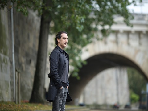 Kıraç...YENİ KLİBİ İÇİN PARİS SOKAKLARINDA!..