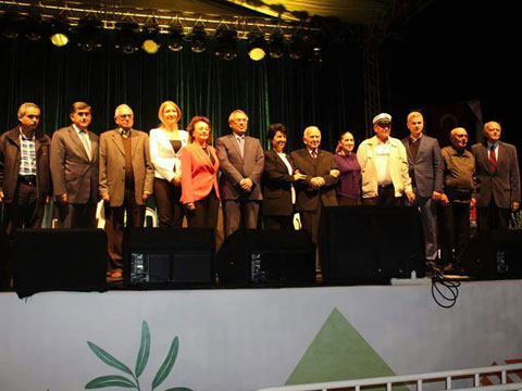 Tümay Özokur...BABASI İLE AYNI SAHNEDE ÖDÜL ALDI!..