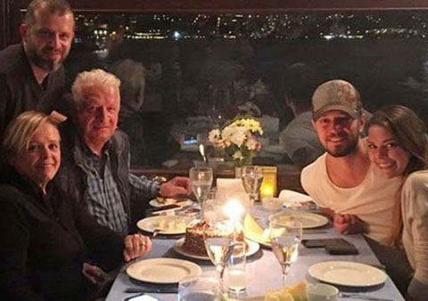 Murat Boz... AİLECE MUTLULUK POZU!