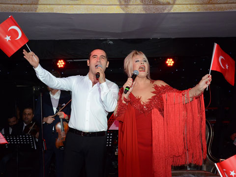 Emel Sayın - Ferhat Göçer... GÜNAY’DA 29 EKİM COŞKUSU!