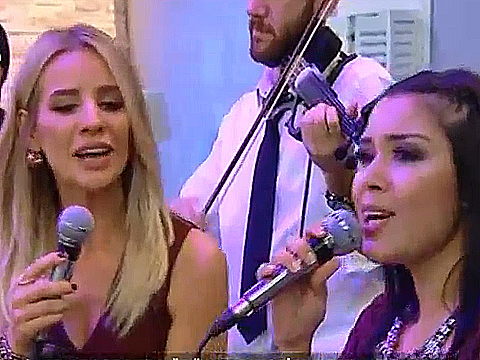 Esra Erol...ŞARKICILIĞA MI ISINIYOR?