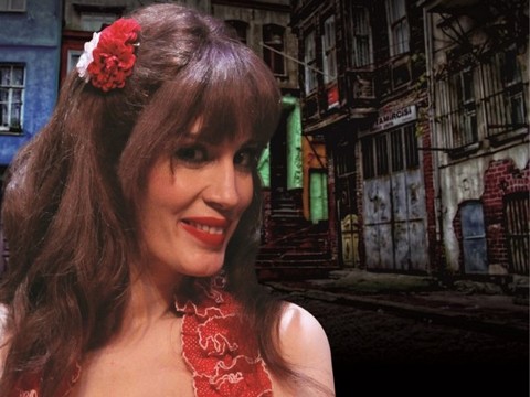 Ayça Varlıer..."FOSFORLU" YA YENİDEN HAYAT VERİYOR!..