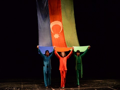 Bilecik Tiyatro Festivali... İLK GÜN 15 TEMMUZ ŞEHİTLERİ UNUTULMADI!..