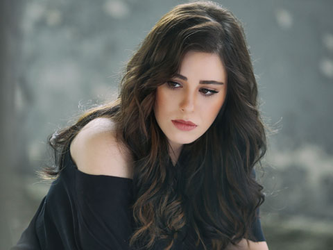 Tuğçe Tayfur... “BABAMIN ŞARKILARI” İSİMLİ ALBÜMÜ ÇALINDI!