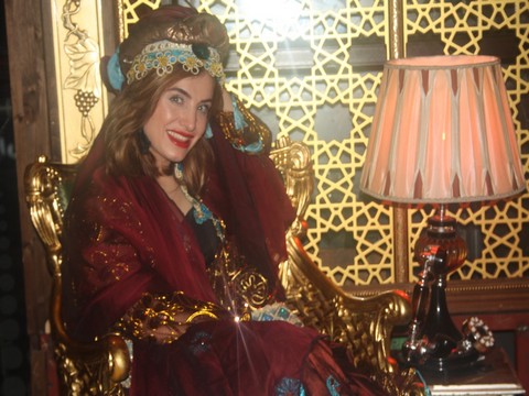 Meryem Sevilen... ARAPÇA ŞARKILAR SÖYLEYECEK!..