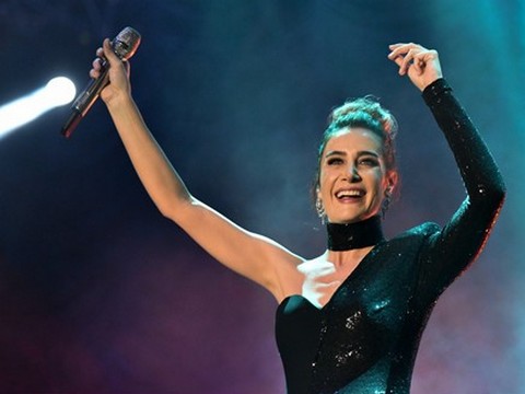 Sıla... İSTANBUL'U YIKTI GEÇTİ!..