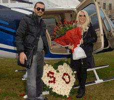 Magazinkolik Özel / Seda Sayan... "HAMİLEYİM" DİYE ŞAKA YAPTI VE  BAZI GAZETECİLERE YEDİRDİ !...