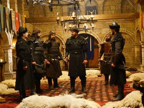 Diriliş “Ertuğrul”... AKIL İLE GÖNÜL ARASINDA!