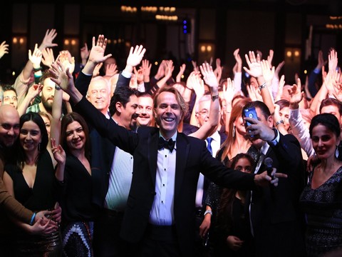 Soner Arıca... YENİ YILA YENİ İMAJ...