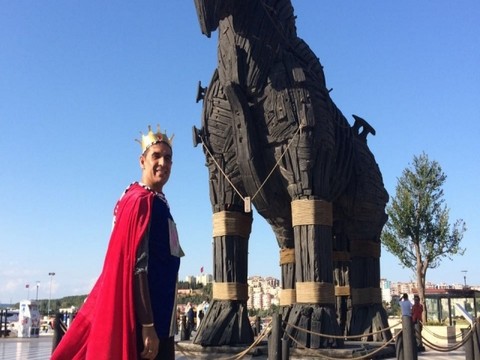 Barışcan... "ŞİRİNİM" ŞARKISINA RENKLİ VE EĞLENCELİ BİR KLİP!..