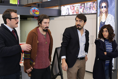 Seviyor Sevmiyor... ACI GERÇEK!