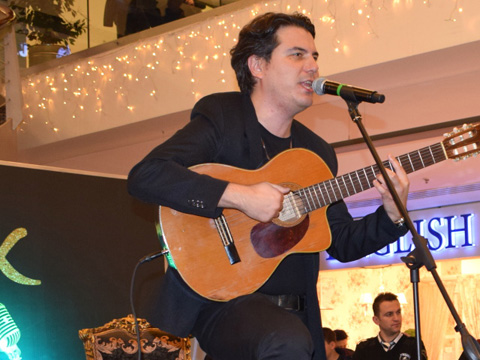 Suat Suna... AKUSTİK KONSERİNE YOĞUN İLGİ!..