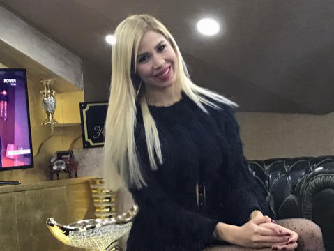 Yağmur Ayaz... KENDİ MARKASINI YARATTI!