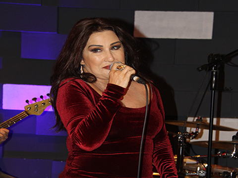 Nükhet Duru… CRR KONSERİ İÇİN PROVALARDA BİLE ÇOK HEYECANLI!