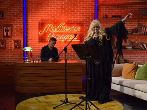 Zerrin Özer... ŞARKICI OLMASAYDI NE OLMAK İSTERDİ?