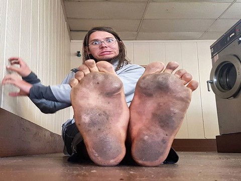 ABD'yi Yürüyerek Gezen 'Çıplak Ayak'... ARABANIN ALTINDA CAN VERDİ!..