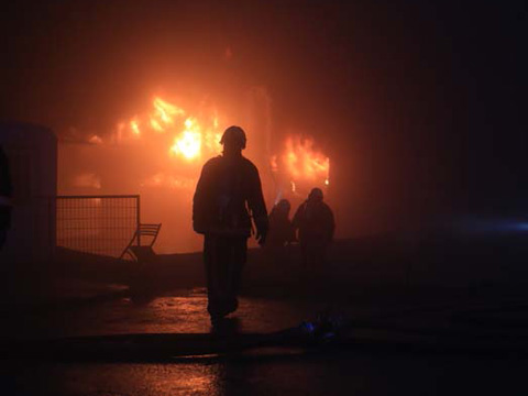 HADIMKÖY'DE PLASTİK FABRİKASINDA KORKUNÇ PATLAMA!