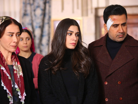 Aşk ve Mavi... KONAKTA İŞLER KARIŞIYOR!