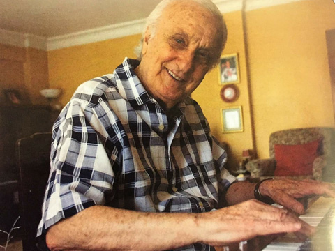 Ayhan Yünkuş... MÜZİK DÜNYAMIZIN ACI KAYBI!