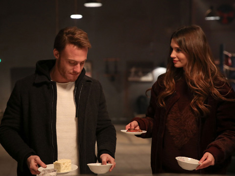 Bu Şehir Arkandan Gelecek... TEHLİKELİ YAKINLAŞMA!