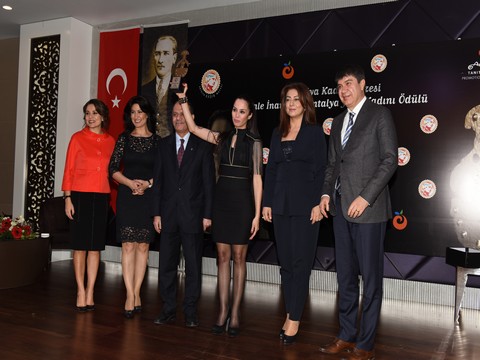 "Jale İnan 2016 Yılın Kadını"... ÖDÜL, ANTALYA'DA SAHİBİNİ BULDU!..