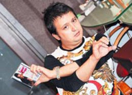 Ercan Avşar... SİNGLE'NI ALANA DAMPİNG!