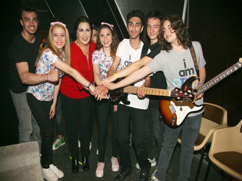 Nükhet Duru...  "YARIŞMAKTAN KORKMAYIN"!..