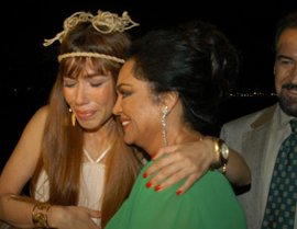 Burcu Güneş...  KİMİ GÖRÜNCE GÖZYAŞLARINA BOĞULDU ?..