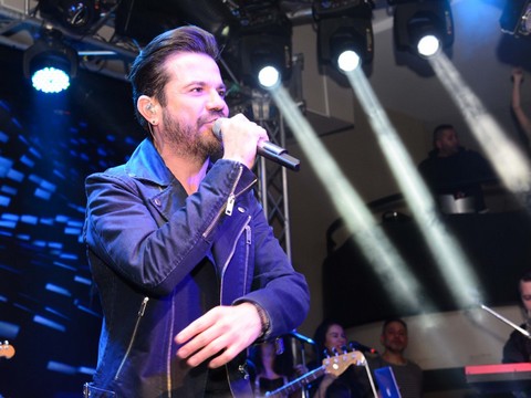 Kenan Doğulu... ENERJİ DOLU GENÇLİK KONSERİ!..