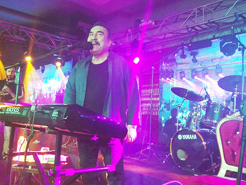 Ümit Besen... ÖDEMİŞ'TE "SEVGİLİLER GÜNÜ" NE ÖZEL AŞK ŞARKILARI!..