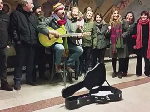 Çelik... METROYU MESKEN EDİNDİ!..