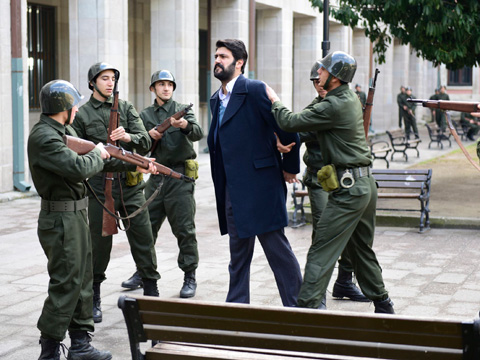 Sevda Kuşun Kanadında... ÖMER NAMLUNUN UCUNDA!