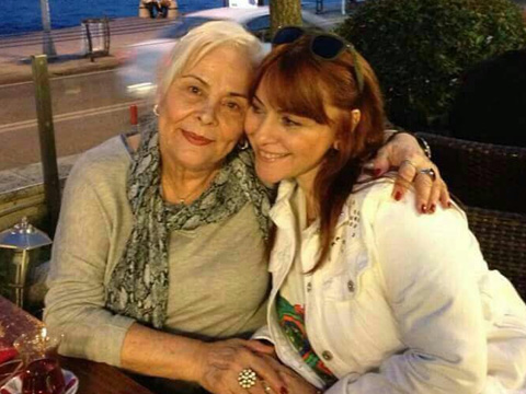 İlter Akcebe... ANNESİNİ KAYBETTİ!