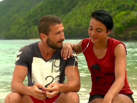 Survivor 2017...UYKUSUNDA KONUŞAN ADEM'E İLGİNÇ SORU!