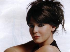 Pelin Batu... "TÜRBANA KARIŞMAM, MİNİ ETEĞİME DE KARIŞTIRMAM"!