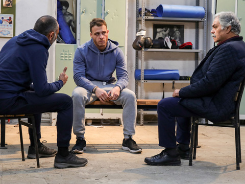 Bu Şehir Arkandan Gelecek...  HAYALLERİ YIKAN YALAN!