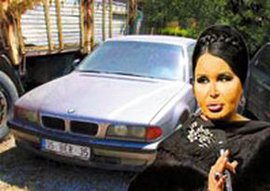 Bülent Ersoy... HACİZLİ OTOMOBİLİ PARKTA ÇÜRÜYOR...