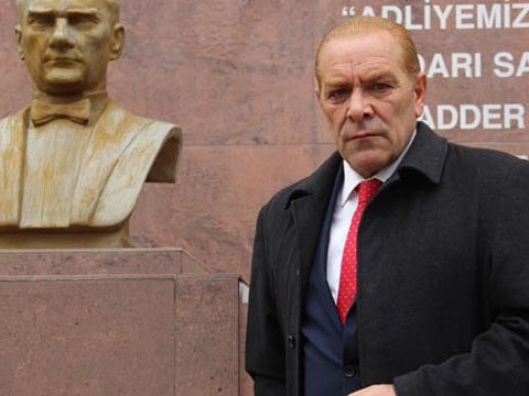 Göksel Kaya... ATATÜRK'E BENZERLİĞİ İLE TANINIYORDU, YALAN HABERLERE İSYAN ETTİ!