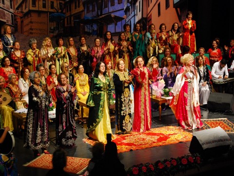 "Nilüfer Kadın Korosu"... ULUSLARARASI FOLKLOR FESTİVALİ İÇİN HOLLANDA'YA GİDİYOR!..