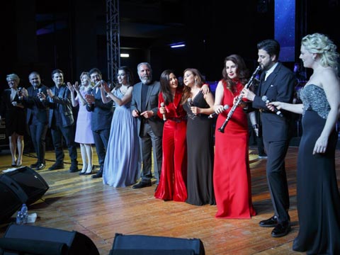 Kayahan... YOLU SEVGİDEN GEÇEN HERKES BU GECEDE BULUŞTU!